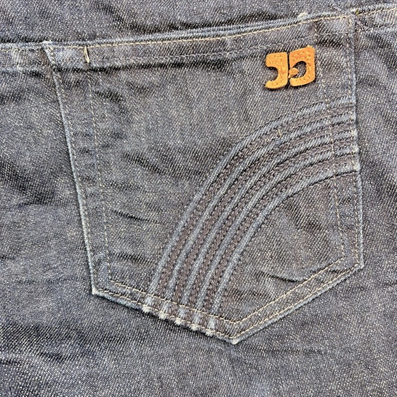 Joe’s long Bermuda short. - Picture 3 of 4